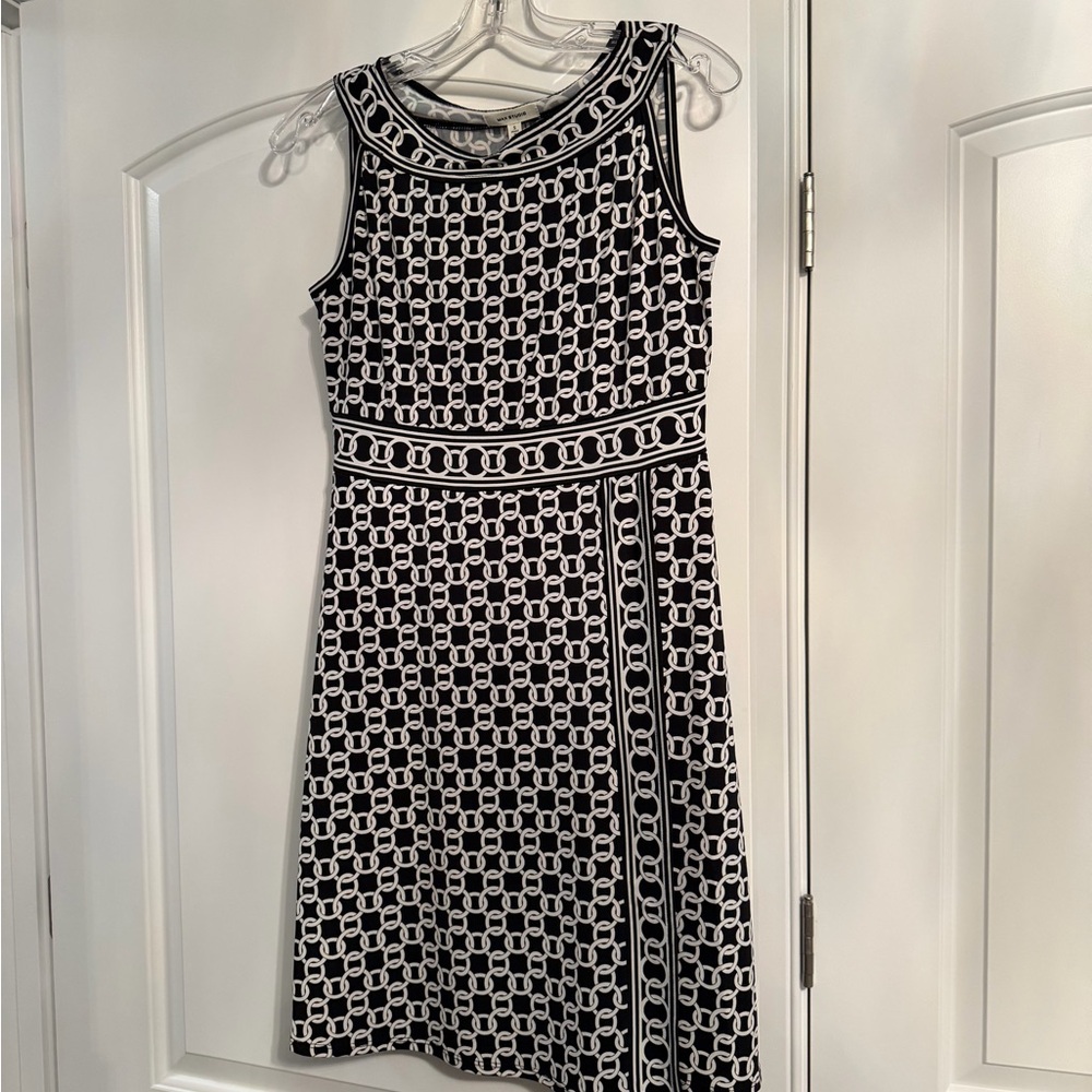 Max Studio Black and White Geometric Midi Dress